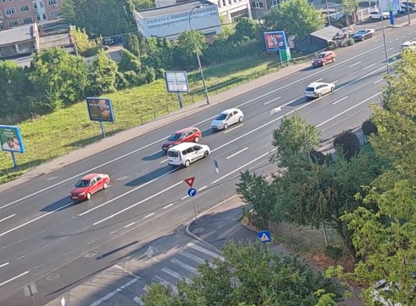 VIDEO Risc semnificativ de accident pe Calea Floresti Un clujean avertizeaza ca pe o banda se circula pe sens opus din causa marcajelor insuficiente