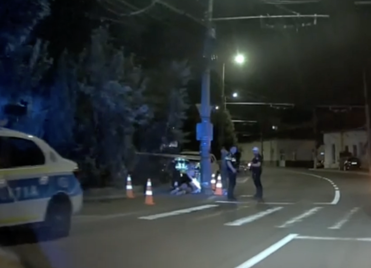 VIDEO Tragedie Un tanar a fost gasit mort pe o strada din Cluj Napoca Medicii au incercat fara succes sa l resusciteze Nu au mai putut face nimic