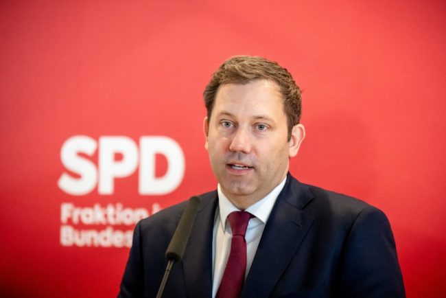 Vicecancelarul Germaniei propune interzicerea AfD partidul care conduce in sondaje