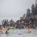 Zeci de mii de migranti s au intors voluntar in Maroc dupa ce au trecut prin Ceuta teritoriu spaniol