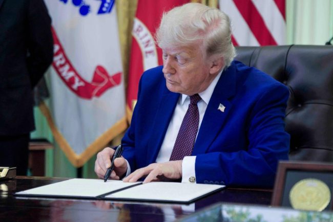 decizie fara precedent un portavion destinat sa poarte numele unui erou de la pearl harbor ar putea fi redenumit in cinstea lui trump