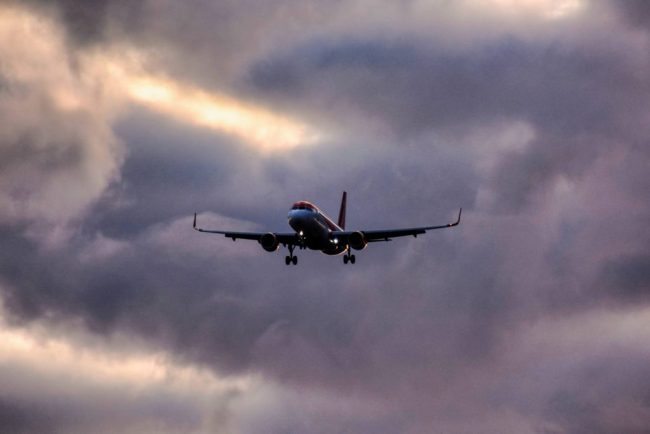 incendiu in avion cauzat de un powerbank care s a aprins aterizare de urgenta pentru 206 pasageri