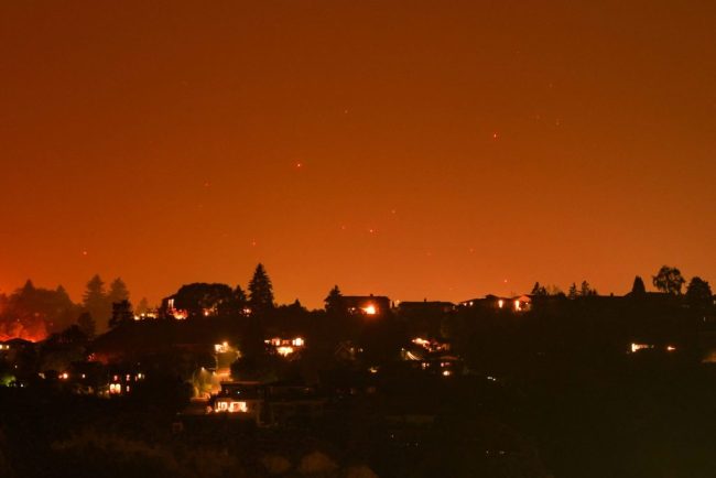 prima victima a incendiului devastator din columbia britanica o femeie de 80 de ani a murit in timp ce incerca sa evacueze zona