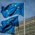 reguli noi pentru inteligenta artificiala in uniunea europeana comisia europeana incepe implementarea legii privind ia din 2 august