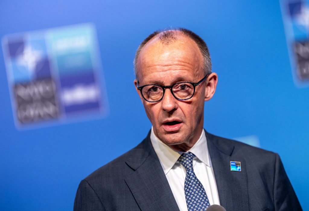 tratament preferential politicienii germani recunosc ca legea care le asigura protectie impotriva insultelor trebuie revizuita