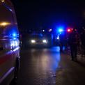 video ambulanta atacata cu topoare si pietre la Cluj a fost distrusa soferul a fost operat de urgenta din cauza unui traumatism ocular ambulantele nu fura copii