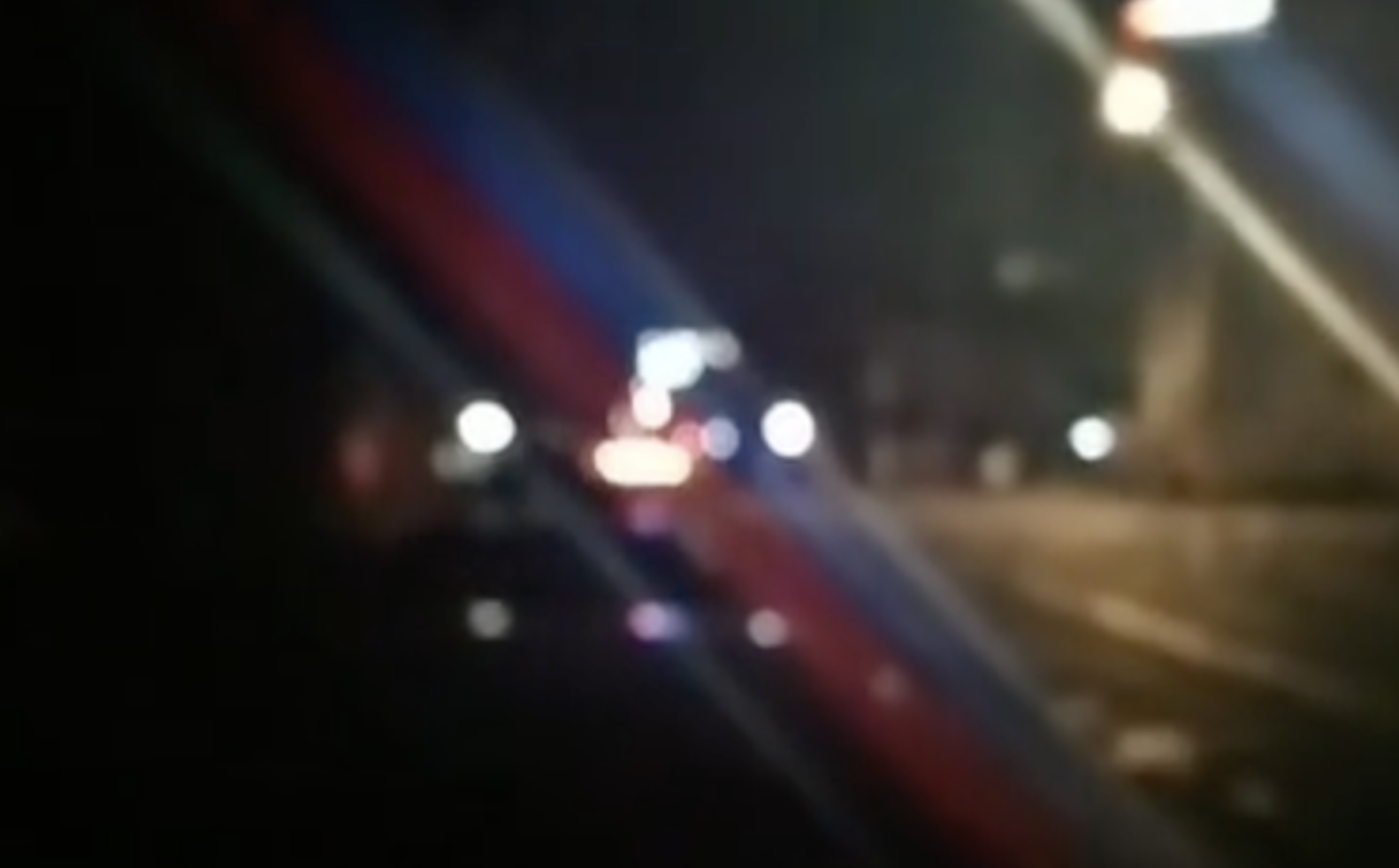 video intuneric complet timp de ore pe o strada din cluj napoca iluminatul public a fost oprit de la ora 21 00 pana la 2 noaptea nu puteai vedea la 2 metri in fata ta