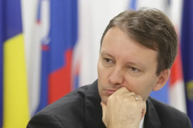 Asociația Italienilor cere anularea decretului privind numirea lui Mureșan