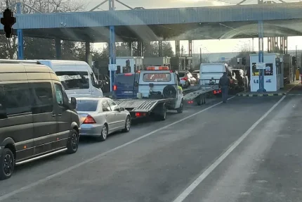 Bărbat cu dublă cetățenie, dat în urmărire pentru terorism, reținut în Vama Albița