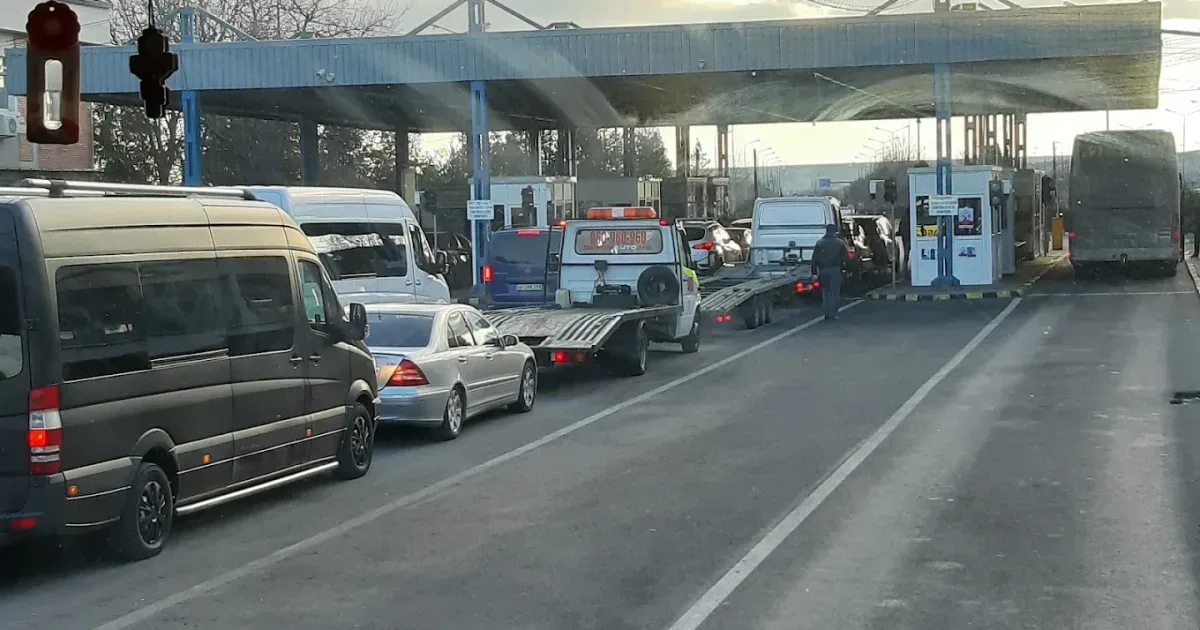 Bărbat cu dublă cetățenie, dat în urmărire pentru terorism, reținut în Vama Albița