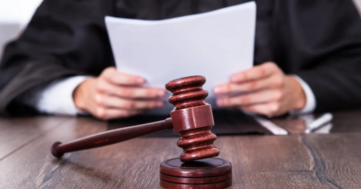Fost manager la Spitalul Botoșani, condamnat cu suspendare pentru mită și fraudă