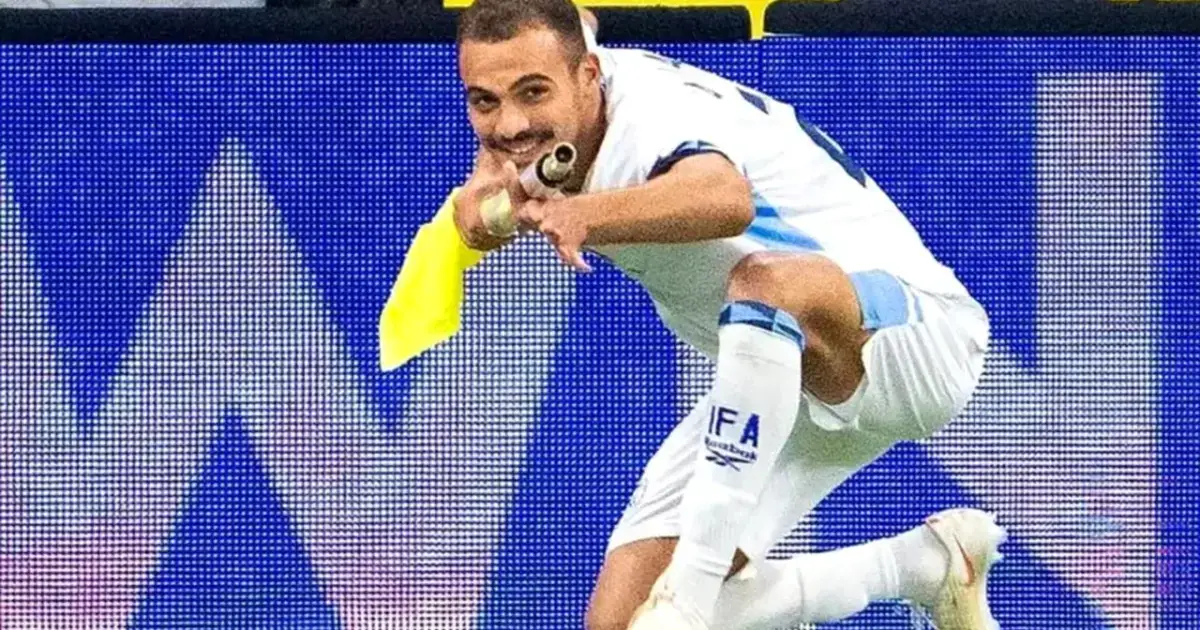 Fotbalist israelian eliminat după ce a simulat un atac armat cu steagul de corner