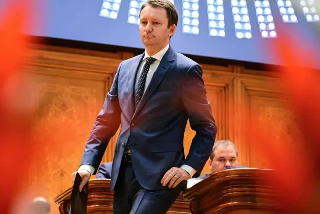 Parlamentul respinge propunerea de premier. România în criză politică