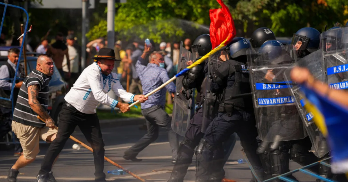 Percheziții în București și 15 județe, după violențele de la protestul ciobanilor