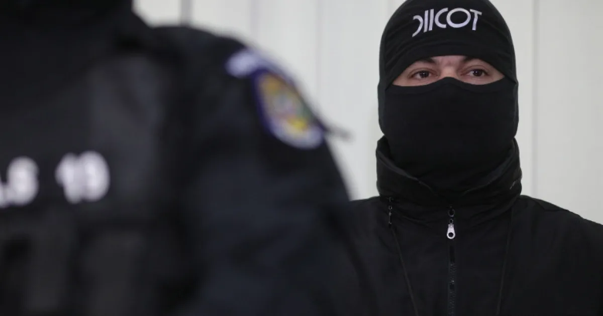 Polițist din Pitești reținut de DIICOT pentru exploatarea unei femei