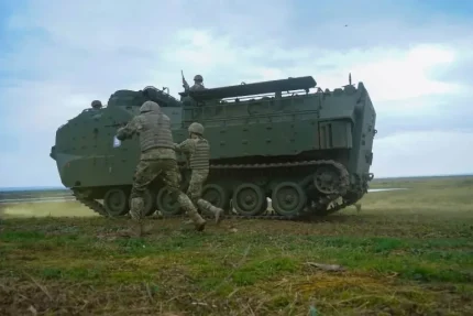 România comandă 65 de amfibii de asalt AAV-7 din SUA