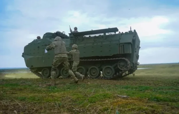 România comandă 65 de amfibii de asalt AAV-7 din SUA
