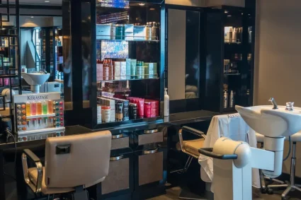 Salon de înfrumusețare din București, inspectat. Servicii de până la 2.000 de euro