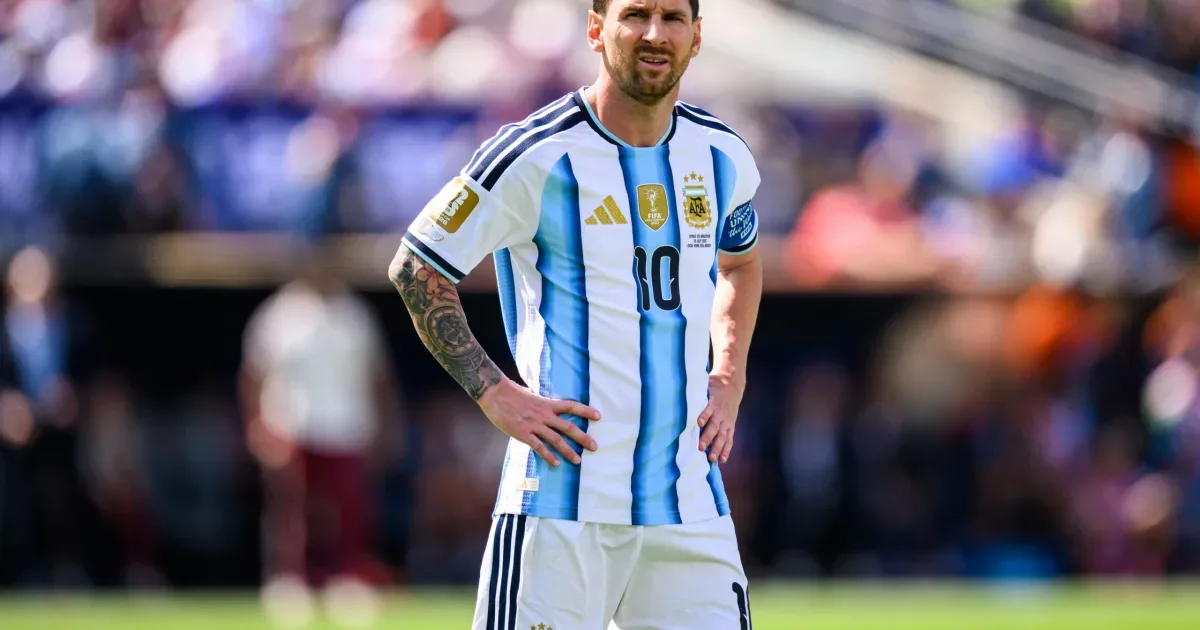 Scaloni păstrează numărul 10 pentru Messi până la retragere. Noul căpitan al Argentinei