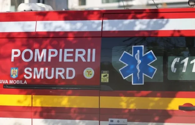 Un balcon s-a prăbușit peste un autoturism în Sectorul 4 al Capitalei