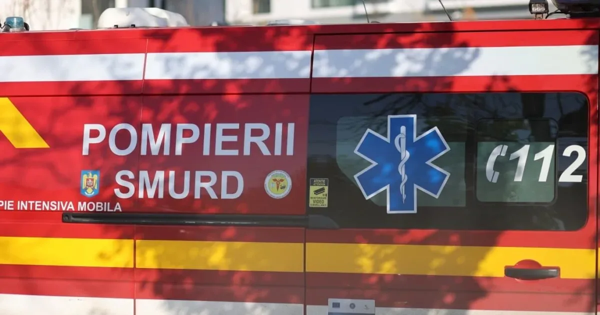 Un balcon s-a prăbușit peste un autoturism în Sectorul 4 al Capitalei