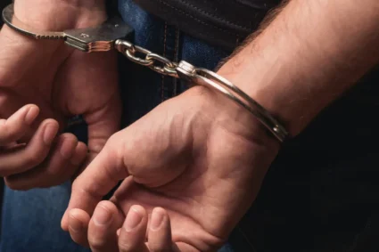 Mită la frontiera cu Ucraina: nouă polițiști și vameși reținuți la Halmeu