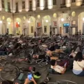 Protest neobișnuit la Torino: barieră umană formată zilnic