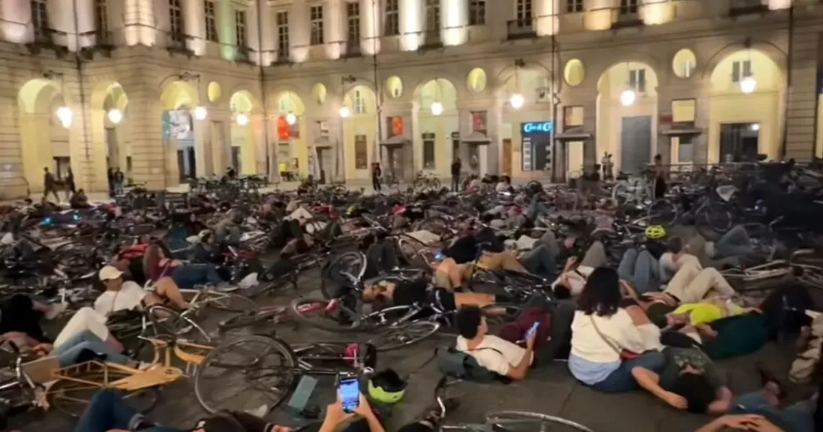 Protest neobișnuit la Torino: barieră umană formată zilnic