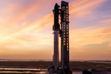 SpaceX trimite patru astronauți către Stația Spațială Internațională