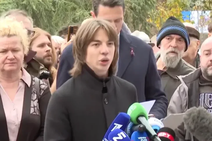 Studenții din Serbia cer demisii în poliție și justiție și se pregătesc să preia puterea