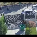 Un bărbat amenință polițiștii cu cuțitul, în Capitală. Oamenii legii au scos armele