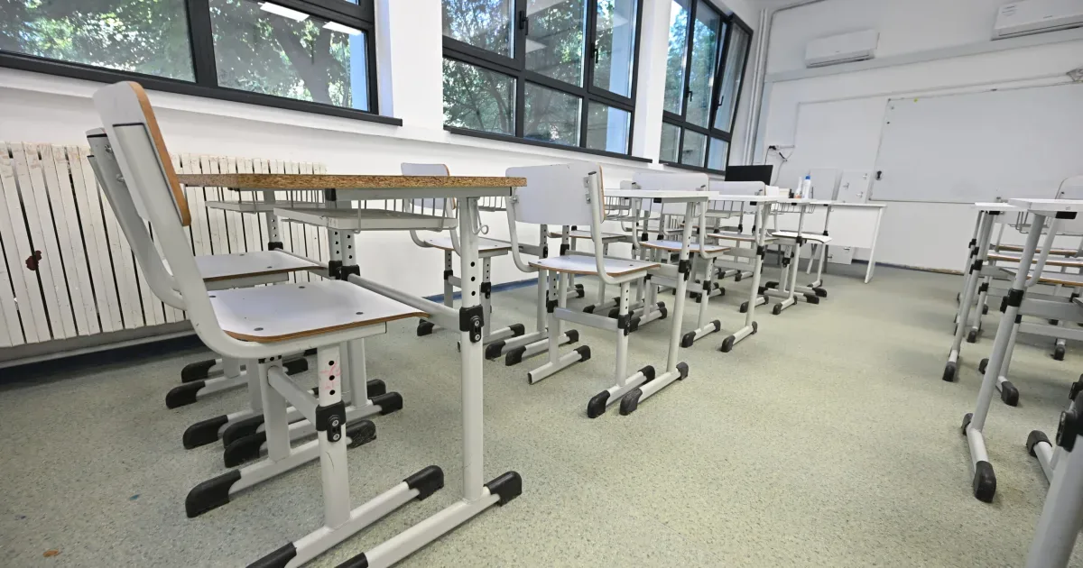Weekend prelungit pentru elevi: luni, de Ziua Educației, nu se fac cursuri